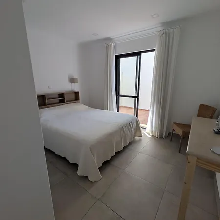 Solar Dos Pinheiros T3 Apartment *
